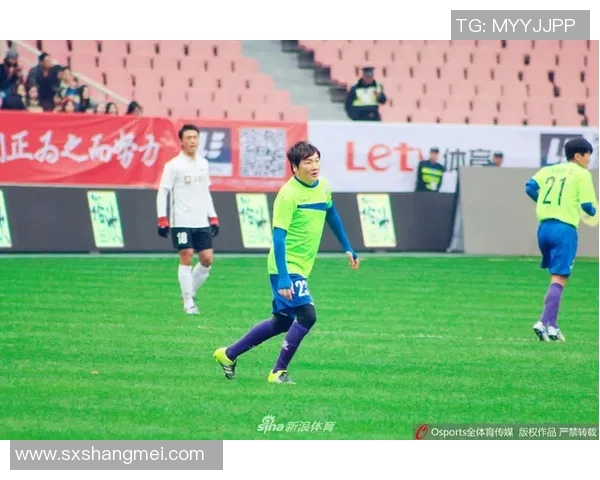 捕捉足球明星瞬间的精彩截图与背后的故事分享